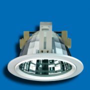 Bóng đèn downlight âm trần có kính Paragon PRDGG197RS7 là sự tinh tế, đẳng cấp và làm nổi bật không gian là đặc điểm mà sở hữu. Vì thế trong lựa chọn chiếu sáng, người dùng luôn nhắm đến để sử dụng để trang trí nội thất